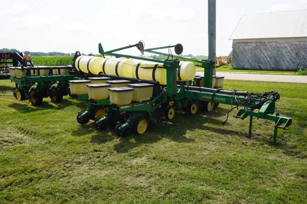 Image of John Deere 7200 Primary image
