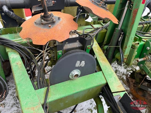 Image of John Deere 7200 equipment image 4