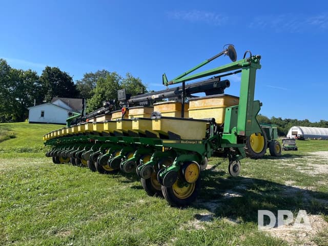 Image of John Deere 7200 equipment image 4