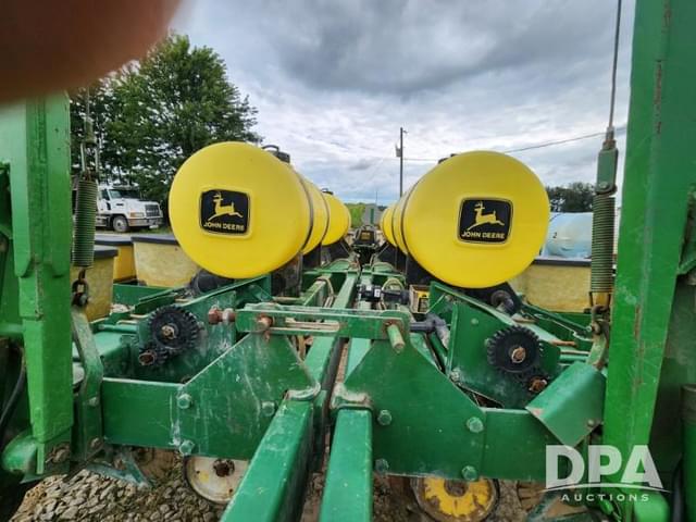 Image of John Deere 7200 equipment image 3