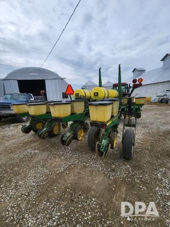 Image of John Deere 7200 equipment image 2