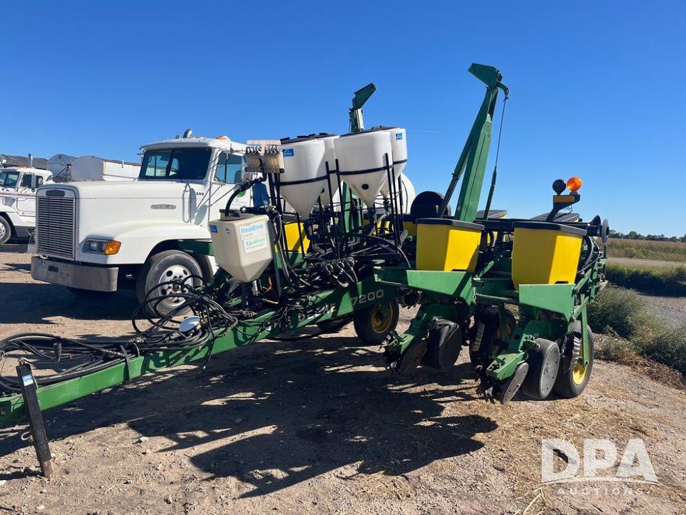 Main image John Deere 7200