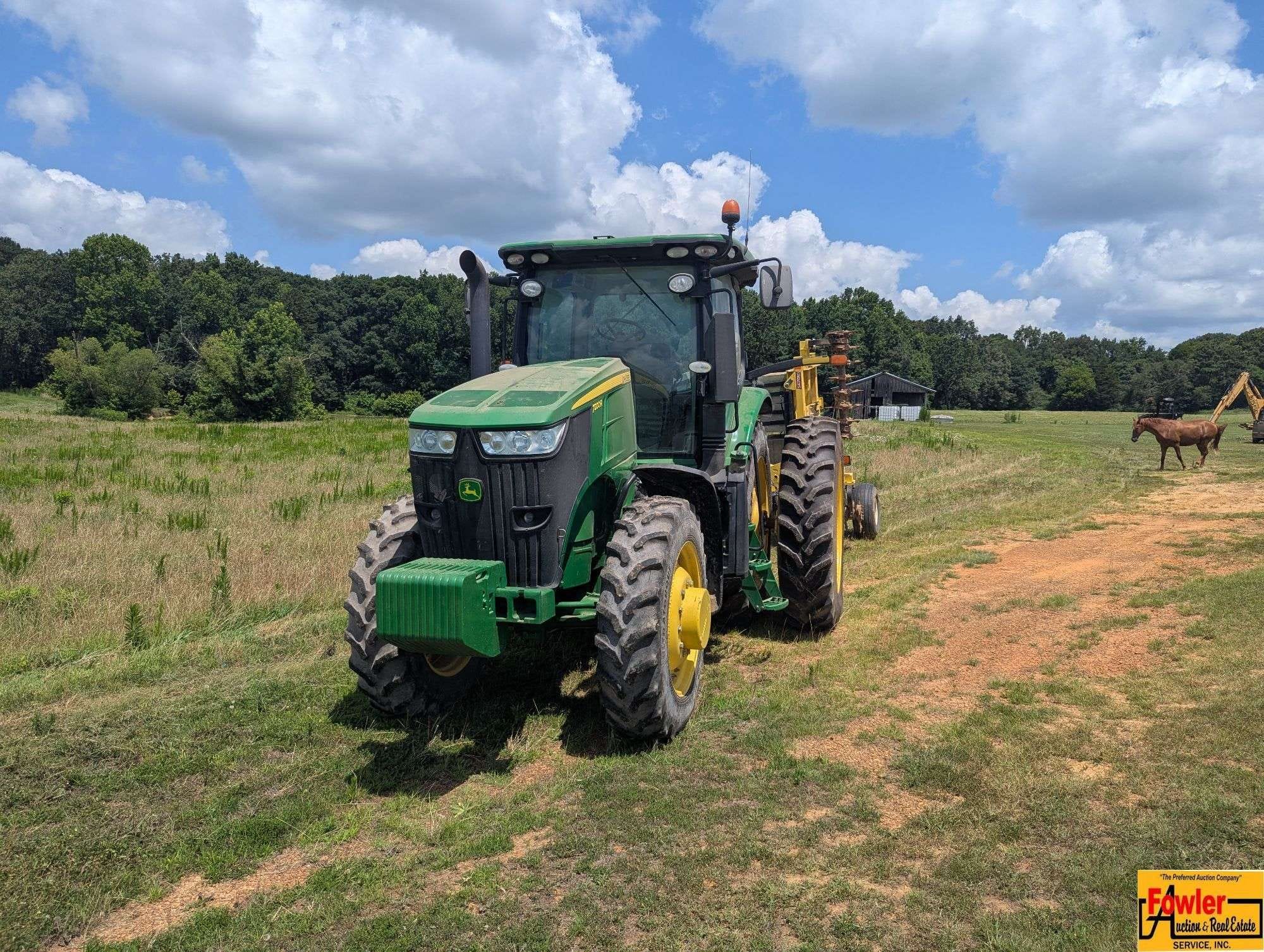 John Deere 7200R Equipment Image0