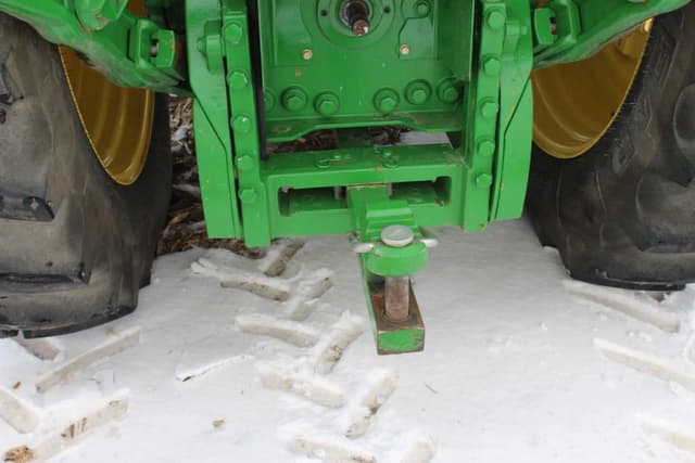 Image of John Deere 7200R equipment image 4