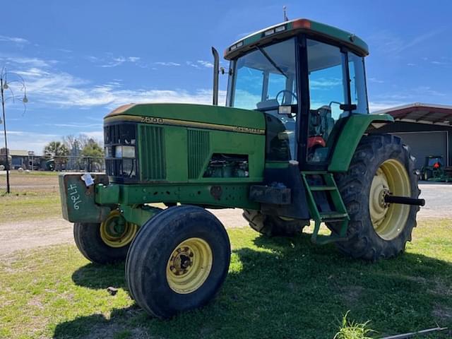 Image of John Deere 7200 equipment image 1