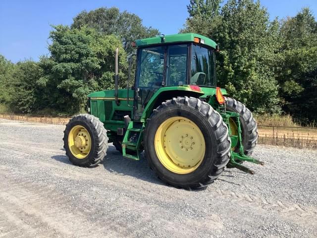Image of John Deere 7200 equipment image 4