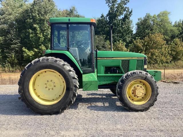 Image of John Deere 7200 equipment image 2