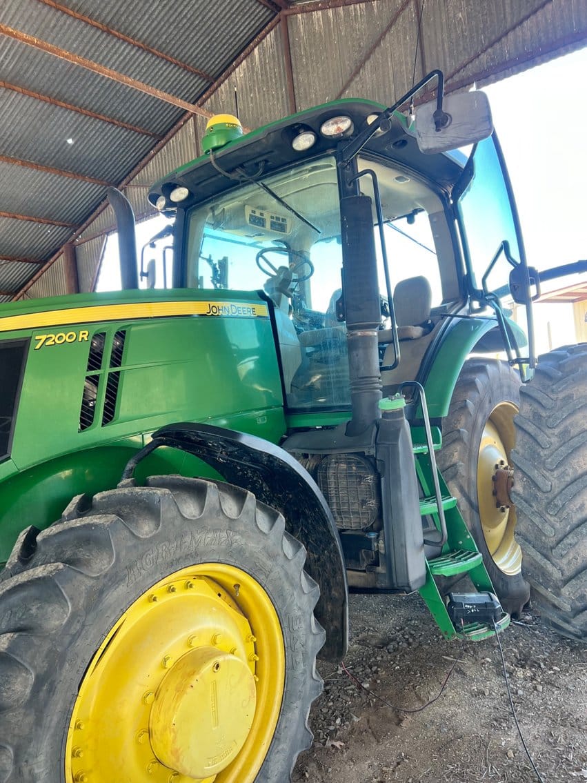 2012 John Deere 7200R Equipment Image0