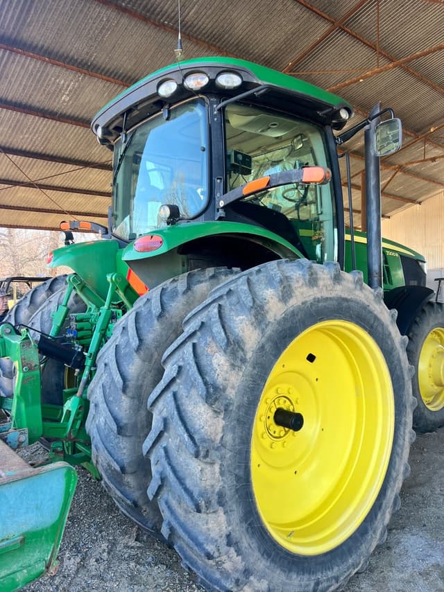 Image of John Deere 7200R equipment image 4