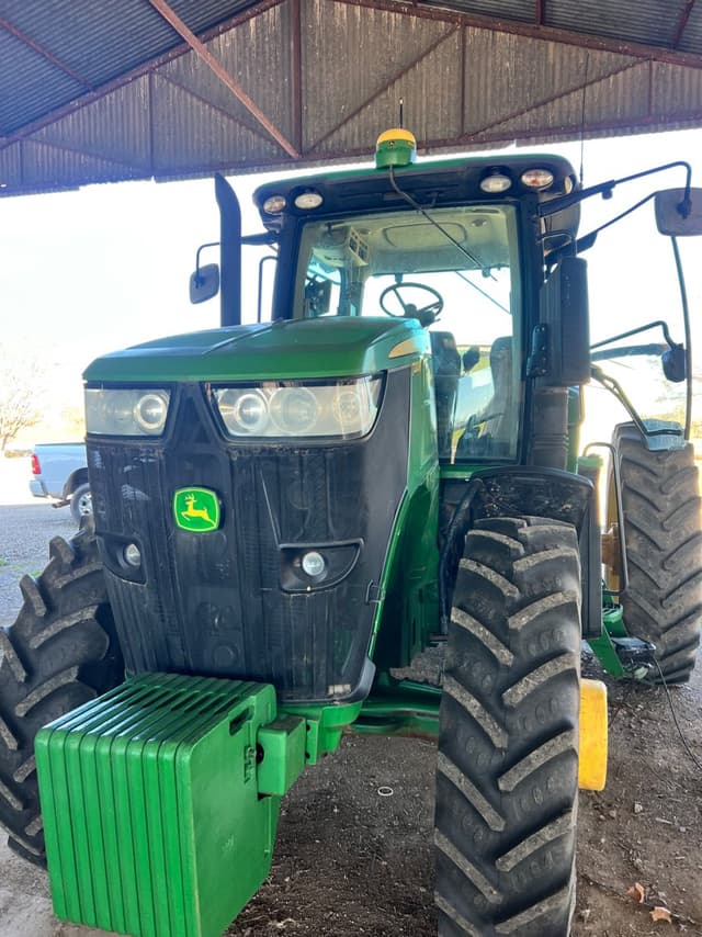 Image of John Deere 7200R equipment image 1