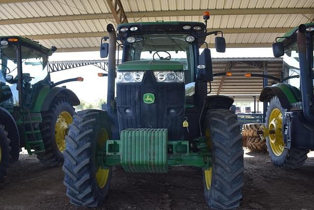 Image of John Deere 7200R equipment image 1