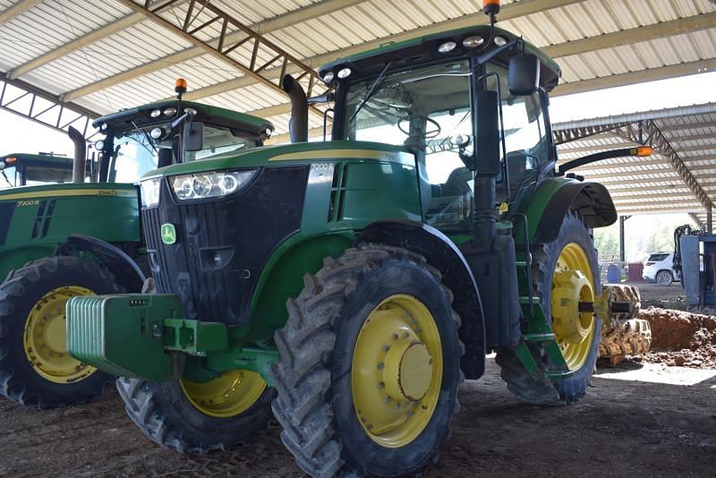 Image of John Deere 7200R Primary image