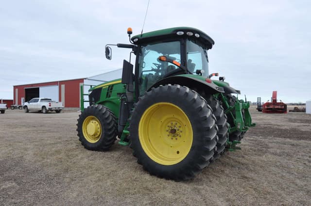 Image of John Deere 7200R equipment image 3