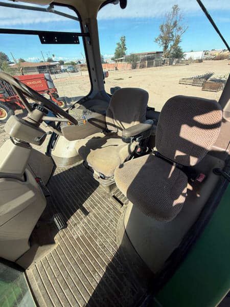 Image of John Deere 7200R equipment image 4