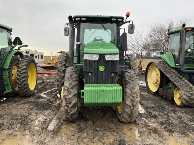 Image of John Deere 7200R equipment image 1