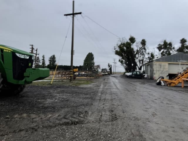 Image of John Deere 7200R equipment image 2