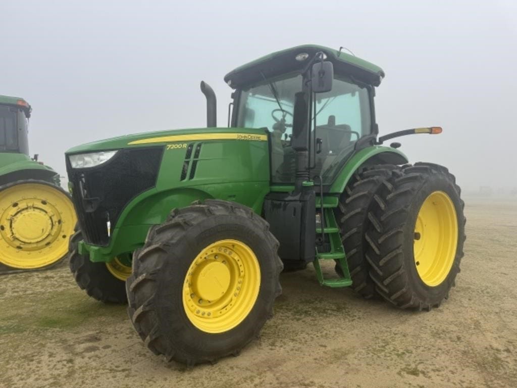 John Deere 7200R Equipment Image0