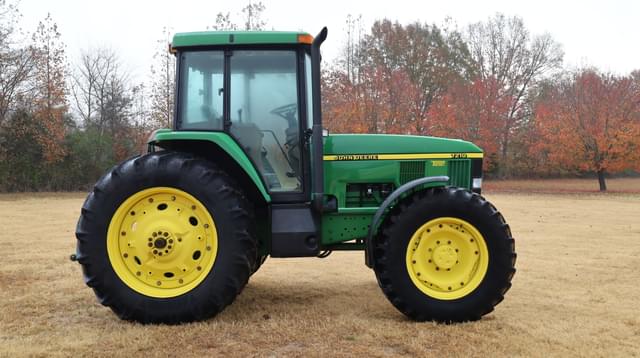 Image of John Deere 7210 equipment image 3