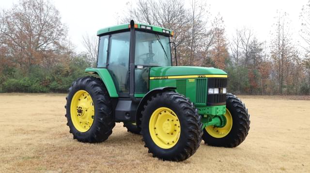 Image of John Deere 7210 equipment image 2