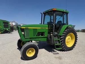 John Deere 7210 Image
