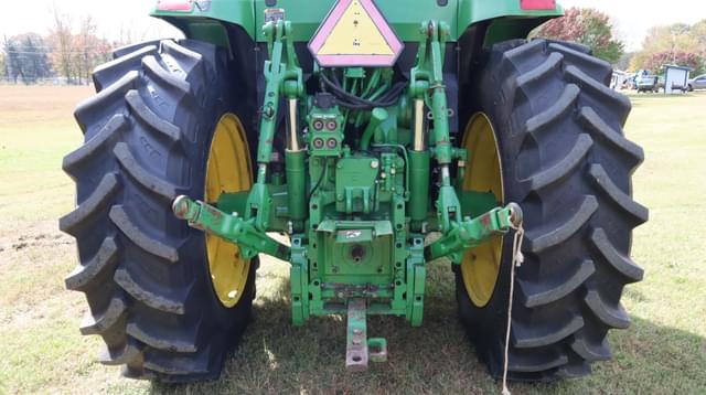 Image of John Deere 7210 equipment image 3
