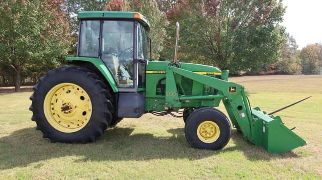 Image of John Deere 7210 equipment image 1
