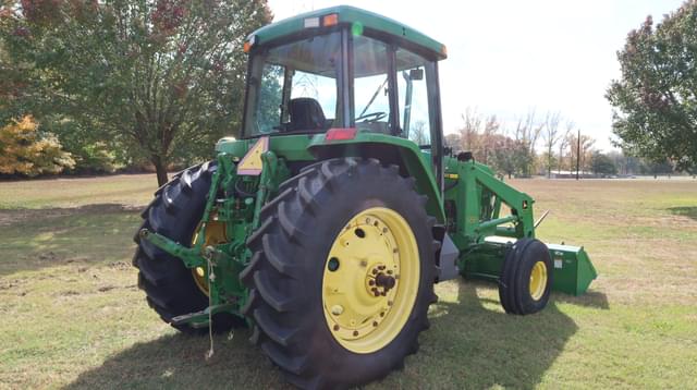 Image of John Deere 7210 equipment image 2