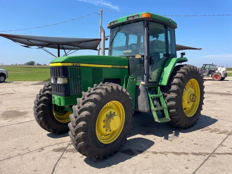 Image of John Deere 7210 Primary image