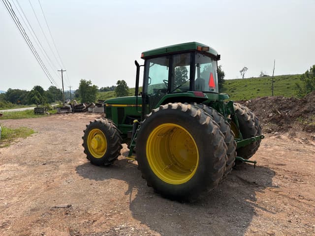 Image of John Deere 7210 equipment image 2