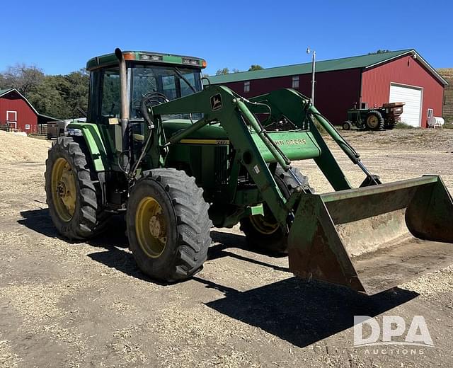 Image of John Deere 7210 equipment image 1