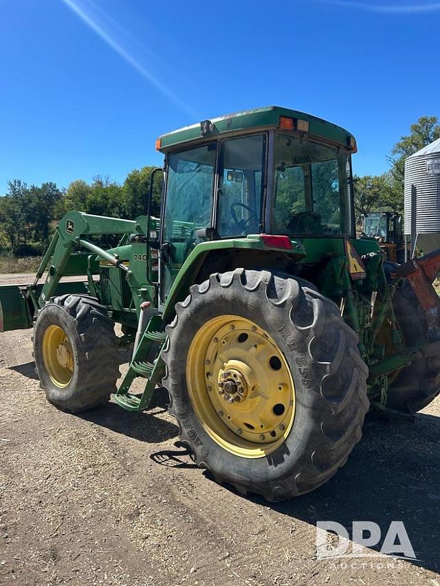 Image of John Deere 7210 equipment image 4