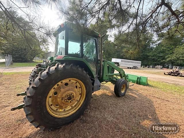 Image of John Deere 7210 equipment image 2