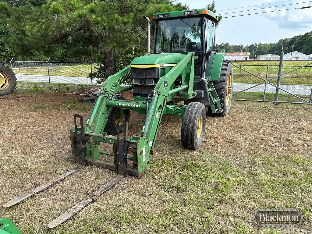 Image of John Deere 7210 Primary image