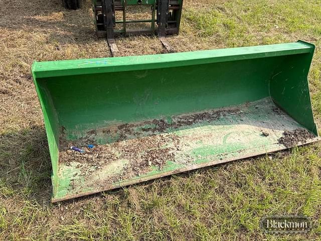 Image of John Deere 7210 equipment image 4