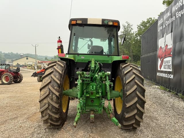 Image of John Deere 7210 equipment image 2