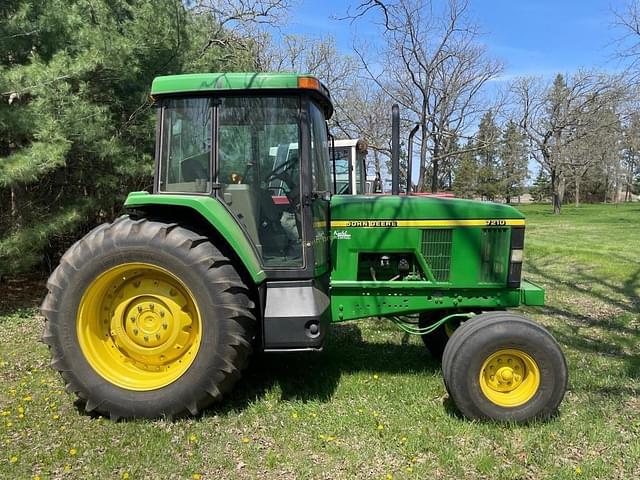 Image of John Deere 7210 equipment image 3