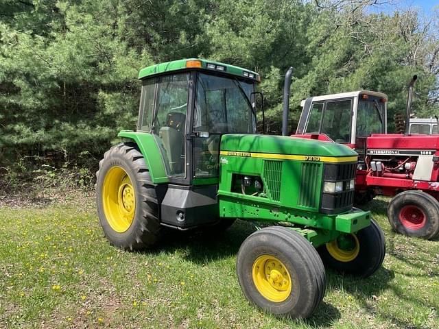 Image of John Deere 7210 equipment image 2