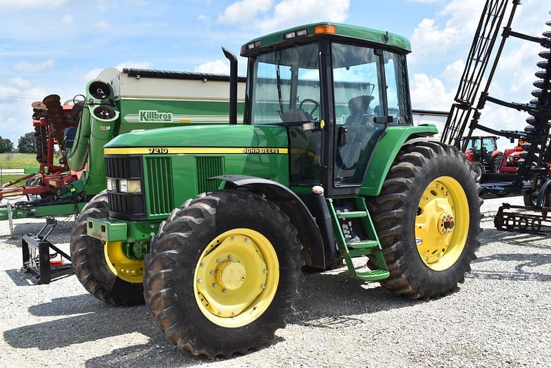 Image of John Deere 7210 Primary image