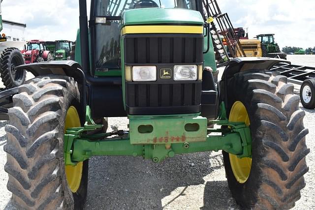 Image of John Deere 7210 equipment image 3