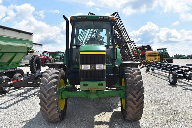 Image of John Deere 7210 equipment image 1