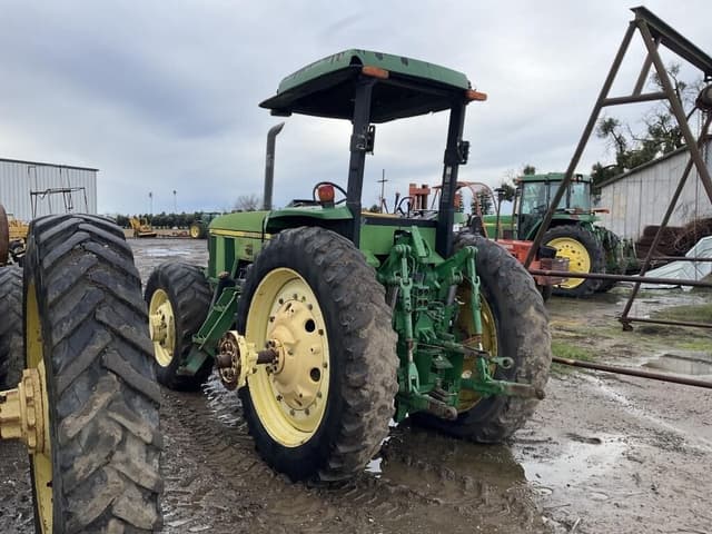 Image of John Deere 7210 equipment image 4