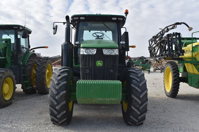 Image of John Deere 7210R equipment image 1