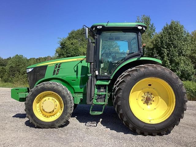 Image of John Deere 7215R equipment image 2