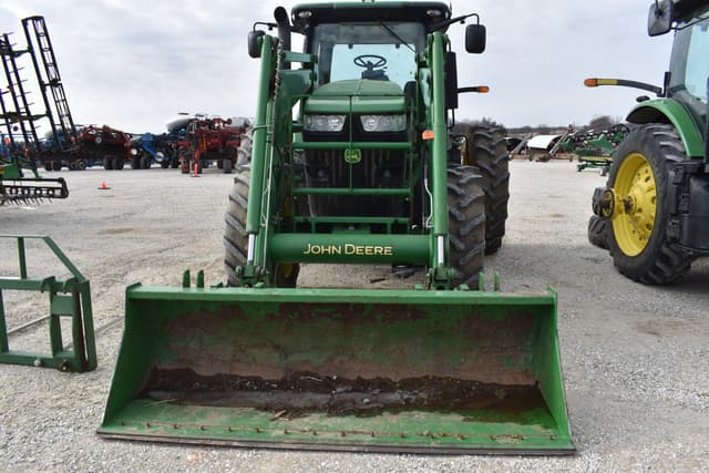 Image of John Deere 7215R equipment image 2
