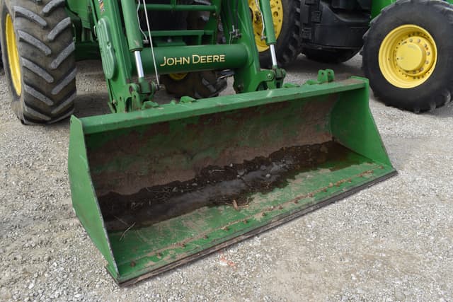 Image of John Deere 7215R equipment image 4