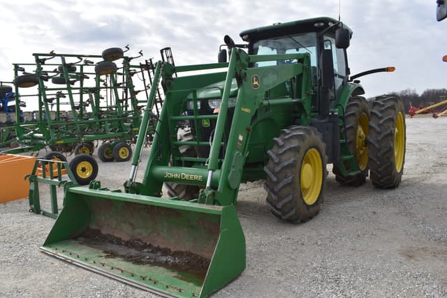 Image of John Deere 7215R equipment image 1