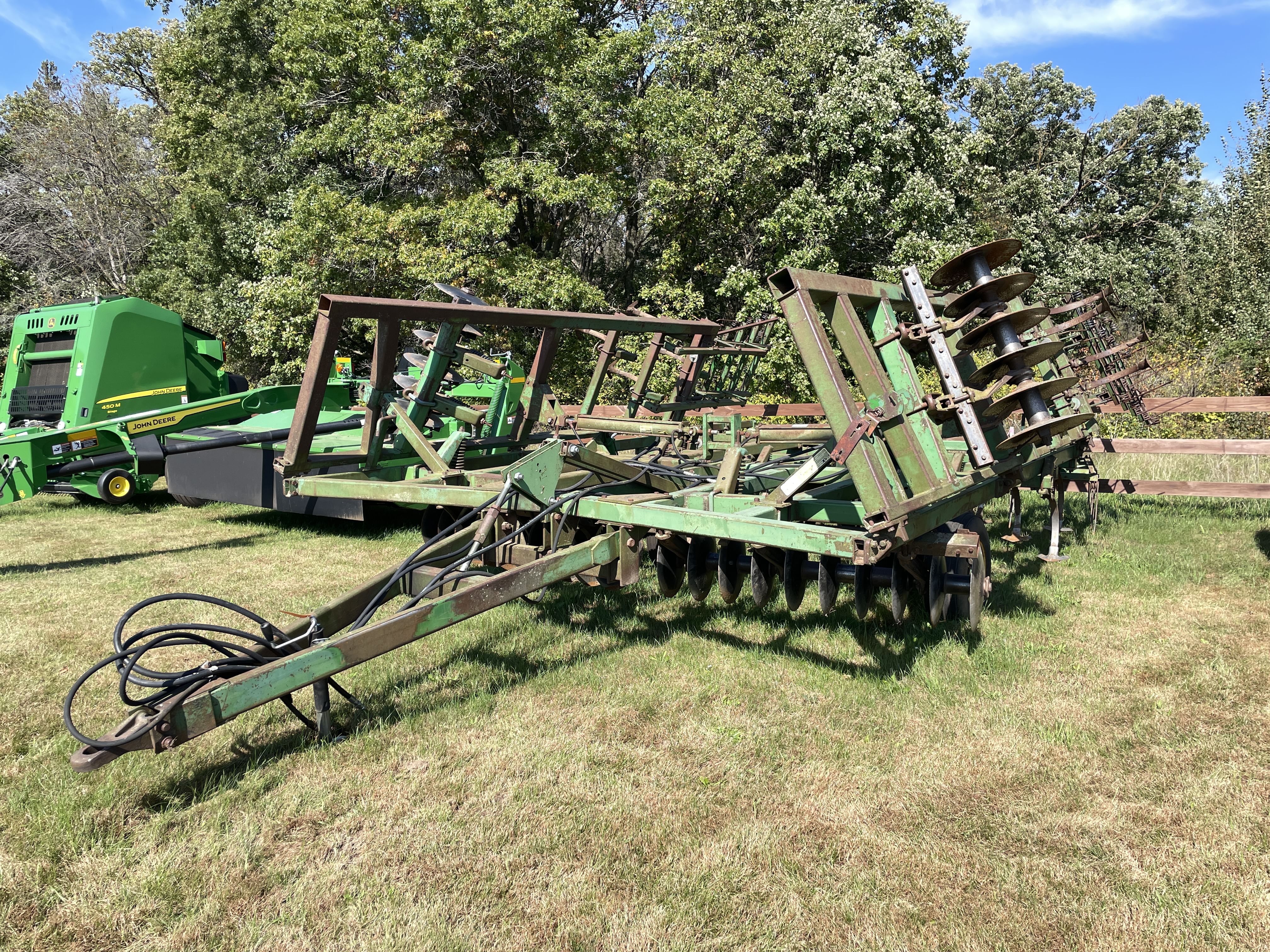 John Deere 722 Equipment Image0