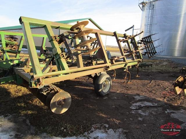 Image of John Deere 722 equipment image 1