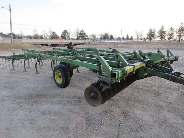 Image of John Deere 722 equipment image 1