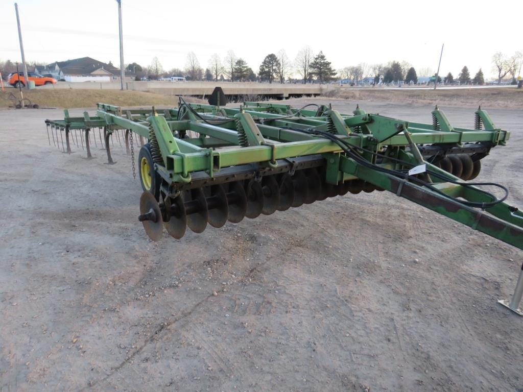 John Deere 722 Equipment Image0